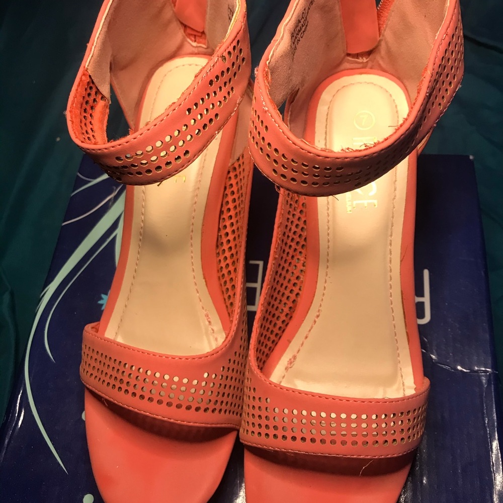 Heels - Picture 2 of 4